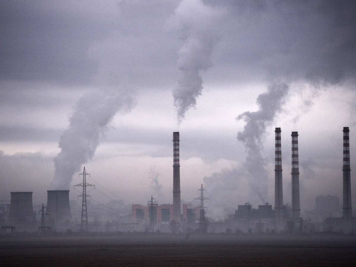 Der Sachverständigenrat zur gesamtwirtschaftlichen Entwicklung hat heute auf einer Pressekonferenz das Gutachten zur CO2-Bepreisung vorgestellt. Foto: © Dimitar Dilkoff / AFP