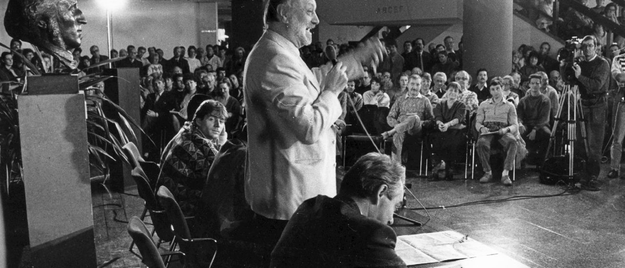 Kurt Masur initiierte 1989 Dialoge im Gewandhaus. Foto: Gert Mothes