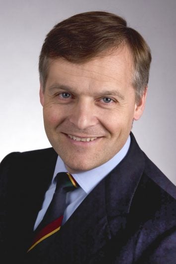 Björn Nashan    - ist Spezialist für die Übertragung von Organen im Universitätsklinikum Hamburg-Eppendorf