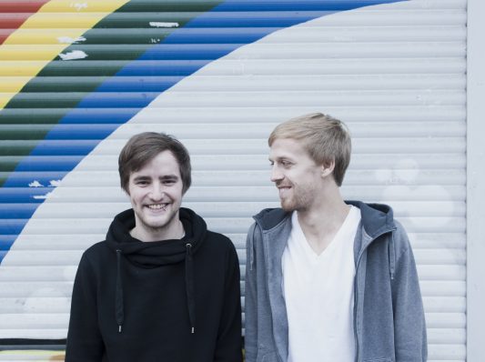 Mats Schönauer (links) und Moritz Tschermak - sind die Köpfe hinter dem Blog "Topf voll Gold"
