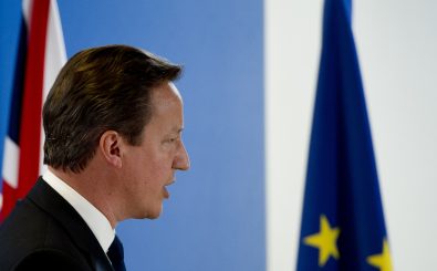 David Cameron stellt sein neues Kabinett deutlich europakritischer auf. Bild: Alein Jocard | AFP