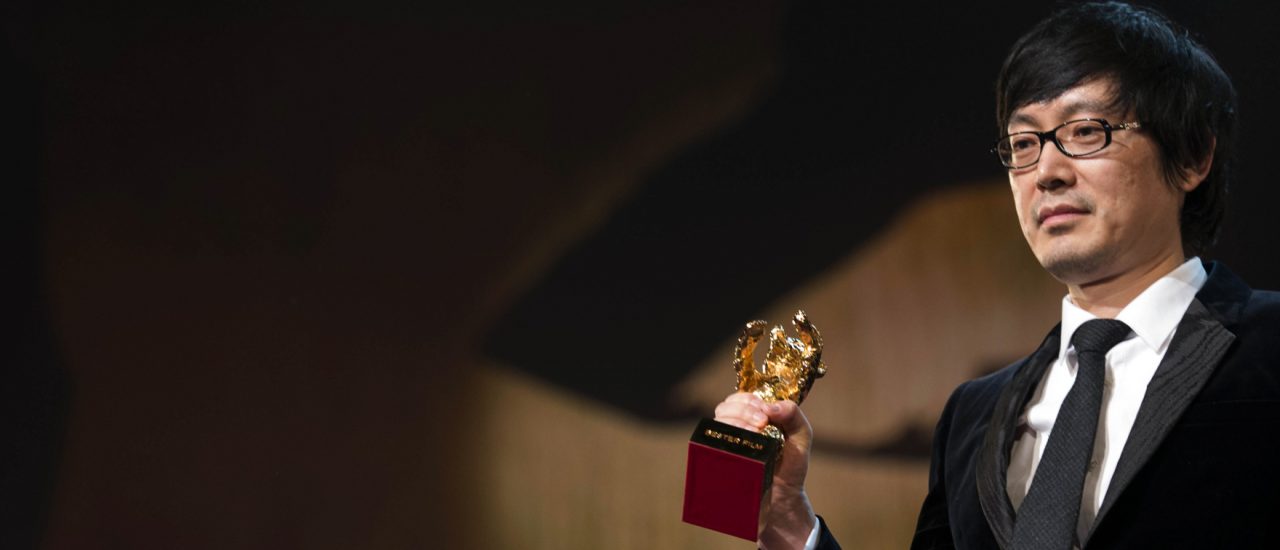 Regisseur Diao Yinan auf der Berlinale mit dem Goldenen Bären. Foto: Johannes Eisele | AFP