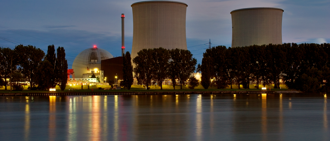 Die Atomkraft ist in Deutschland Geschichte, doch die Kosten des Ausstiegs wird das Land noch viele Jahre beschäftigen. Foto: Nuclear Power Plant CC BY-NC 2.0 | Andy Rudorfer|flickr.com