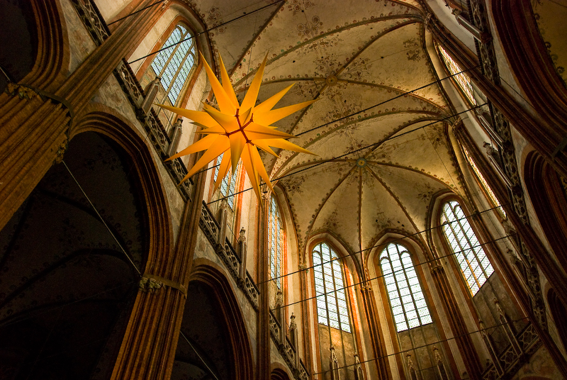 Heilige Hallen – auch für Homosexuelle? Titel: Marienkirche Lübeck Foto: Marienkirche Lübeck CC BY-SA 2.0 | Eric Wüstenhagen | flickr.com