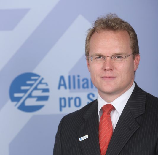 Dirk Flege - ist Geschäftsführer von der Allianz pro Schiene