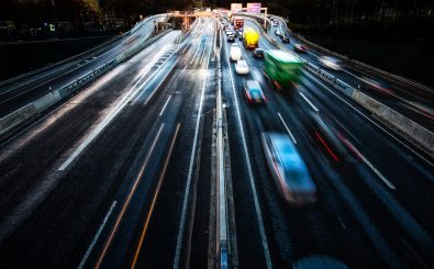 Lässt sich Straßenlärm verringern, wenn man das Tempolimit senkt? Foto: rushing home/ credits: CC BY 2.0 | Blende57 | Flickr
