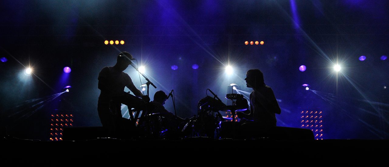 Geben auf der Bühne elektronischer Musik eine Seele – Caribou (Foto: Patricia De Melo Moreira / AFP)