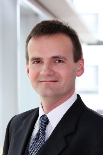 Carsten Fritsch - ist Senior Rohstoffanalyst bei der Commerzbank