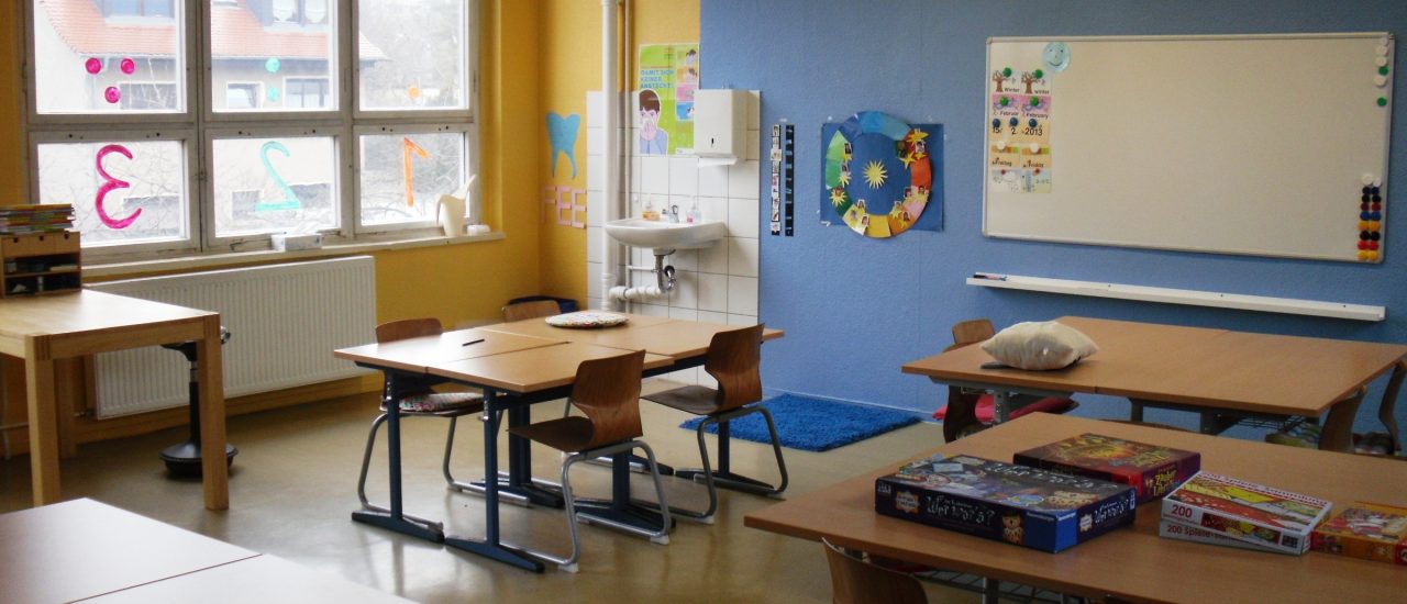Ein Klassenzimmer – tobt hier der Kampf um die Köpfe der Kinder? Foto: JFK-Schule (5) CC BY-ND 2.0 | Michael Panse