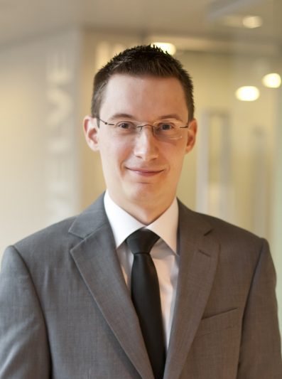 Maxime Botteron - ist Ökonom bei dem schweizer Finanzdienstleister "Credit Suisse".