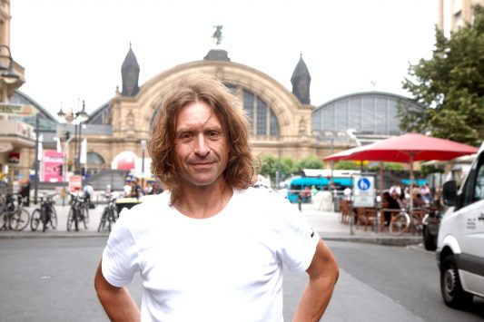 Wolfgang Barth - betreut Drogenabhängige beim Drogennotdienst Frankfurt.