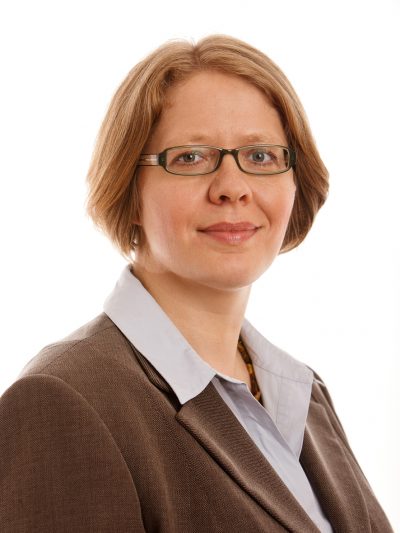 Claudia Baumgart-Ochse - Mitarbeiterin des Instituts für Friedens- und Konfliktforschung