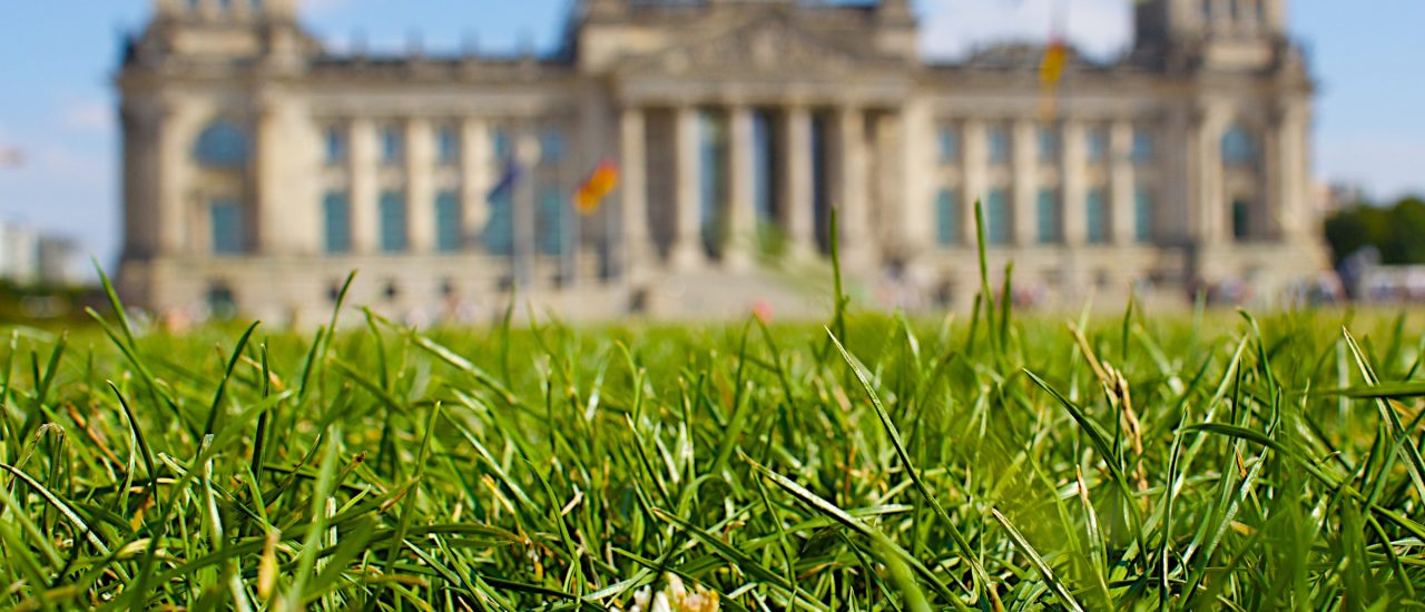 Den Boden bereiten, damit der Mittelstand wachsen und gedeihen kann – eine der Aufgaben der Wirtschaftspolitik. Die Mittelstandsbeauftragte der Bundesregierung soll hierbei helfen. Foto: Berlin CC BY-SA 2.0 | Lars Steffens / flickr