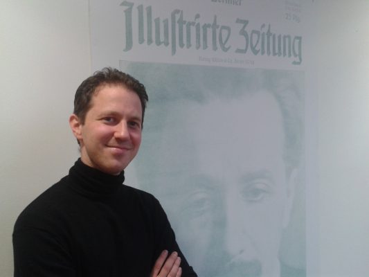 Alexander Blum  - forscht am Max-Planck-Institut für Wissenschaftsgeschichte in Berlin zum Thema 'Relativitätstheorie'.