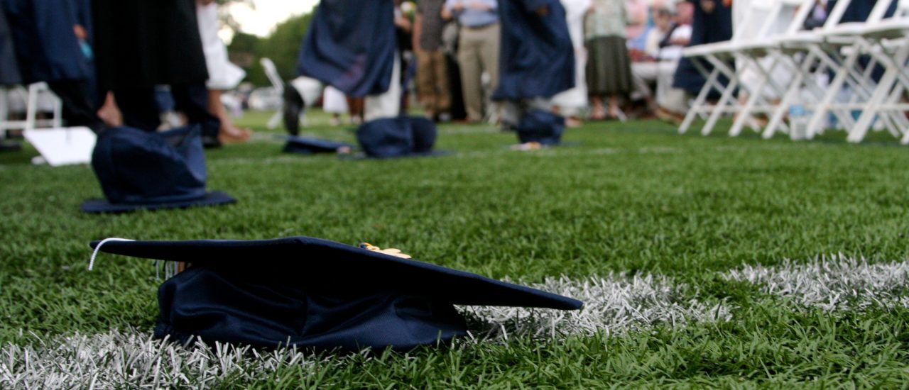 Sollte es für Plagiate in Doktorarbeiten zukünftig eine Verjährungsfrist geben? Foto: nhs graduation 2010 CC BY-SA 2.0 | Jessie Jacobson / flickr.com