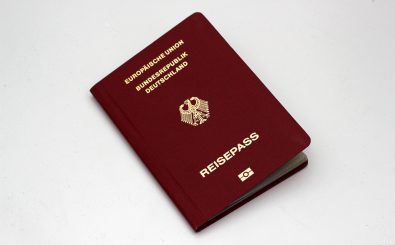 Menschen ohne Staatsbürgerschaft erhalten kein Ausweisdokument, sind keinem Land angehörig. Foto: Deutscher Pass / credit: CC BY 2.0 | Justus Blümer | flickr.com