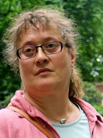 Yvonne Bangert  - seit mehr als 30 Jahren für die Gesellschaft für bedrohte Völker in Göttingen tätig, seit 2005 als Referentin für indigene Völker. 