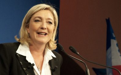 Foto: Marine Le Pen à la tribune | Rémi Noyon / flickr.com (CC BY 2.0)