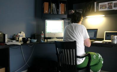 Arbeiten von zu Hause. Ein Home-Office ist noch einer der kleinsten Träume der Generation Y. Foto: Working from home CC BY 2.0 | Shane Adams / flickr.com