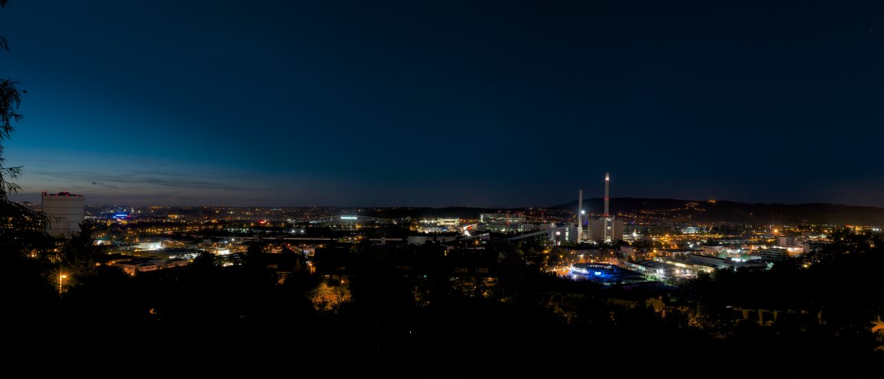 Stuttgart Panorama bei Nacht. Foto: Stuttgart Panorama bei Nacht/ credit: CC BY 2.0 | Foto: Juergen Adolph / flickr.com