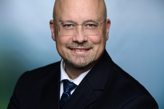 Dr. Franz Juergen Schell - ist medizinischer Sprecher der Asklepios-Klinik in Hamburg.