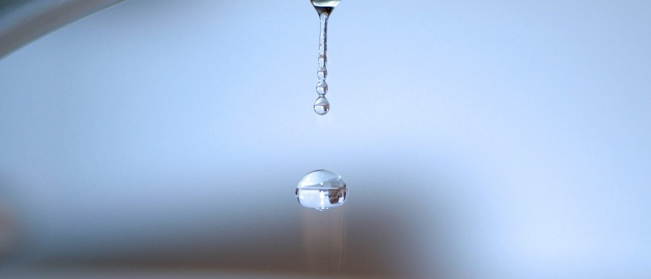 Im Norden Niedersachens kam es am zu Trinkwasserknappheit: Die Hähne blieben trocken. Foto: Droplets. CC BY 2.0 | tico_24 | flickr.com