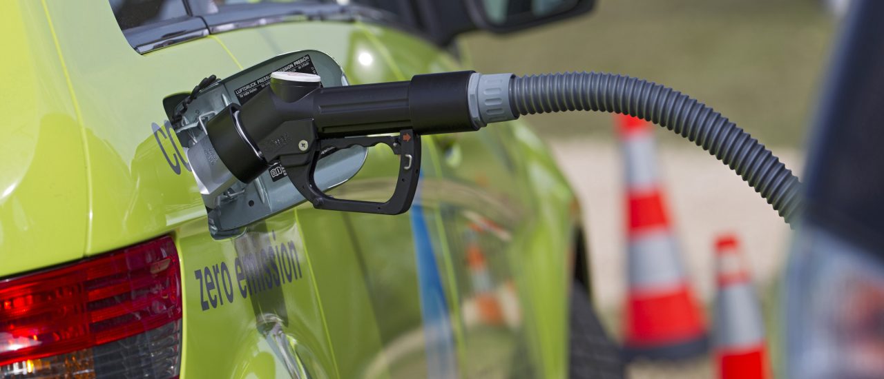 Die Produktion von Brennstoffzellen-Autos wird bisher durch ein schlecht entwickeltes Tankstellennetz behindert. 