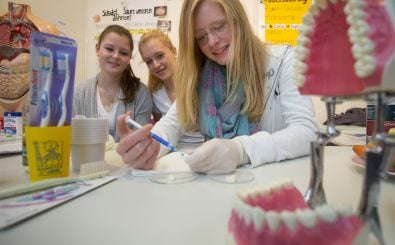 Kann ein Gleitzeit-Modell die Lernleistung der Schüler steigern? Foto: Lehrerkongress 2014 der chemischen Industrie | Hockenheim/ credit: CC BY 2.0 | Chemie-Verbände Baden-Württemberg / flickr.com