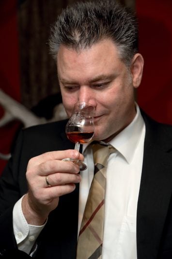 Tim Tünnermann - ist Whisky-Experte – sowohl aus kulinarischer als auch geschäftlicher Sicht.