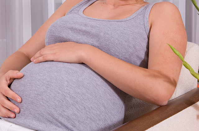 Immer mehr Frauen werden erst spät schwanger – ein Vorteil? Foto: Ich bin schwanger! CC BY-SA 2.0 | Thomas Pompernigg / flickr.com