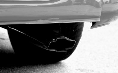 Durch „Real Driving Emissions“ sollen die Emissionen auf lange Sicht reduziert werden. Foto: Chevy Exhaust Pipe, Clayton Harvest Festival / credits: CC BY 2.0 | Anderson Silva / flickr.com