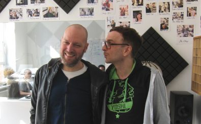 Felix Scharlau und Linus Volkmann im Studio. Foto: detektor.fm