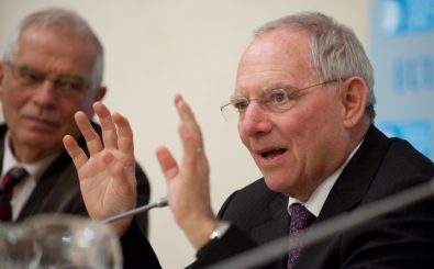Rente mit 70: Über Wolfgang Schäubles Vorstoß wird derzeit heftig debattiert. Foto: Wolfgang Schauble debating Europe at the EUI CC BY-SA 2.0 | European University Institute / flickr.com