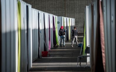 Unterbringung von Geflüchteten im früheren Flughafen Berlin-Tempelhof. Foto: | Odd Andersen | AFP.