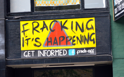 Fracking – ja oder nein? Die Bundesregierung gibt die Frage weiter. Foto: Frack off / credits: CC BY 2.0 | Matt Brown / flickr.com