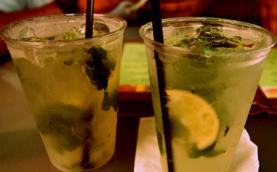 Die Gefahr lauert im Drink: Immer häufiger berichten Frauen von K.o.-Tropfen in ihren Getränken. Foto: Mojitos CC BY-SA 2.0 | anax44 / flickr.com