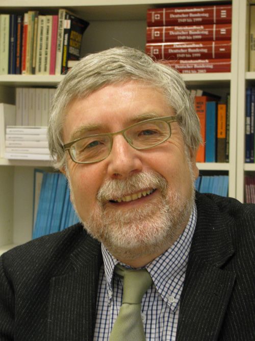 Prof. Dr. Michael Brzoska - von der Universität Hamburg betrachtet die Abrüstung weiterhin kritisch. 