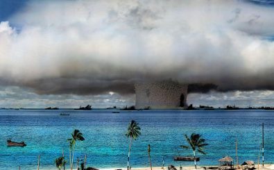 Im Kalten Krieg noch der Normalfall, heute sollte es sie dank Abrüstung eigentlich nicht mehr geben: Atomwaffen. Foto: US_nuclear_weapons_test_at_Bikini_in_1946 CC BY-SA 2.0 | Frankincensebarbados Plasticfoods / flickr.com