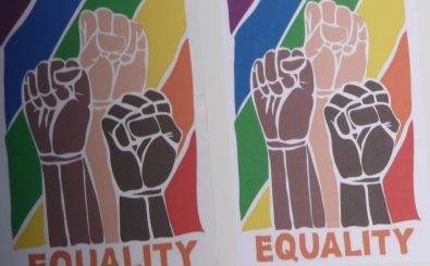 Von gesetzlicher Gleichstellung homo-, trans- oder intersexueller Menschen ist man (nicht nur) in Deutschland noch ein gutes Stück entfernt. Foto: Equality CC BY-SA 2.0 | Cary Bass-Deschenes / flickr.com