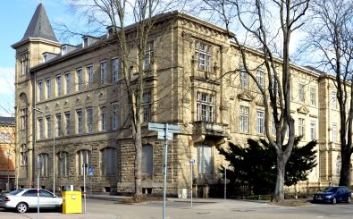 Am Oberlandesgericht in Karlsruhe hat ein Richter zu langsam gearbeitet, findet zumindest die Ex-Präsidentin des OLG. Foto: CC BY 3.0 | Andreas Praefcke | commons.wikimedia.org.