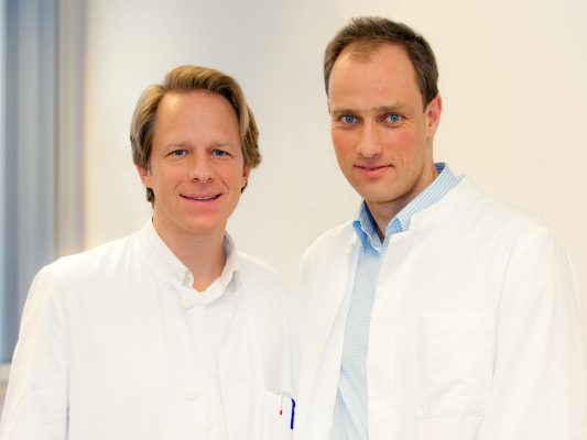 Tillman Krüger und Axel Wollmer (rechts) - erforschen die Behandlungsmöglichkeit von Borderline-Patienten mit Botox.