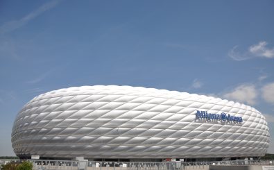 Hier drin sitzen mehr Menschen als in einem Flugzeug. Ist es damit richtiger, die „wenigen“ zu töten, statt die vielen zu gefährden? Foto: Allianz Arena, Munich, Germany | CC BY 2.0 | Francisco Antunes / flickr.com