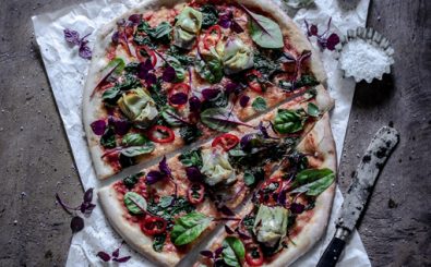 Herbstliche Gemüsepizza voller Vitamine, Balaststoffe und Geschmack – à la Frau Herzblut. Foto: | Carolin Strothe / Frau Herzblut