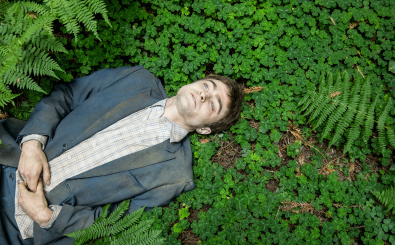 Daniel Radcliffe als furzende Leiche in seinem neuen Film“Swiss Army Man“. Foto: capelight pictures