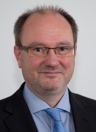 Norbert Beckmann-Dierkes - leitet das Auslandsbüro Serbien-Montenegro der Konrad-Adenauer-Stiftung in Belgrad. Für seine Förderung der deutsch-moldauischen Beziehungen erhielt er 2014 den Orden der Republik Moldau.