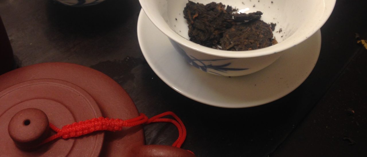 Etwa 120 Milliliter fasst ein traditionell chinesisches Teekännchen. Der Tee wird darin mehrere Male aufgegossen. Foto: Juliane Neubauer | detektor.fm