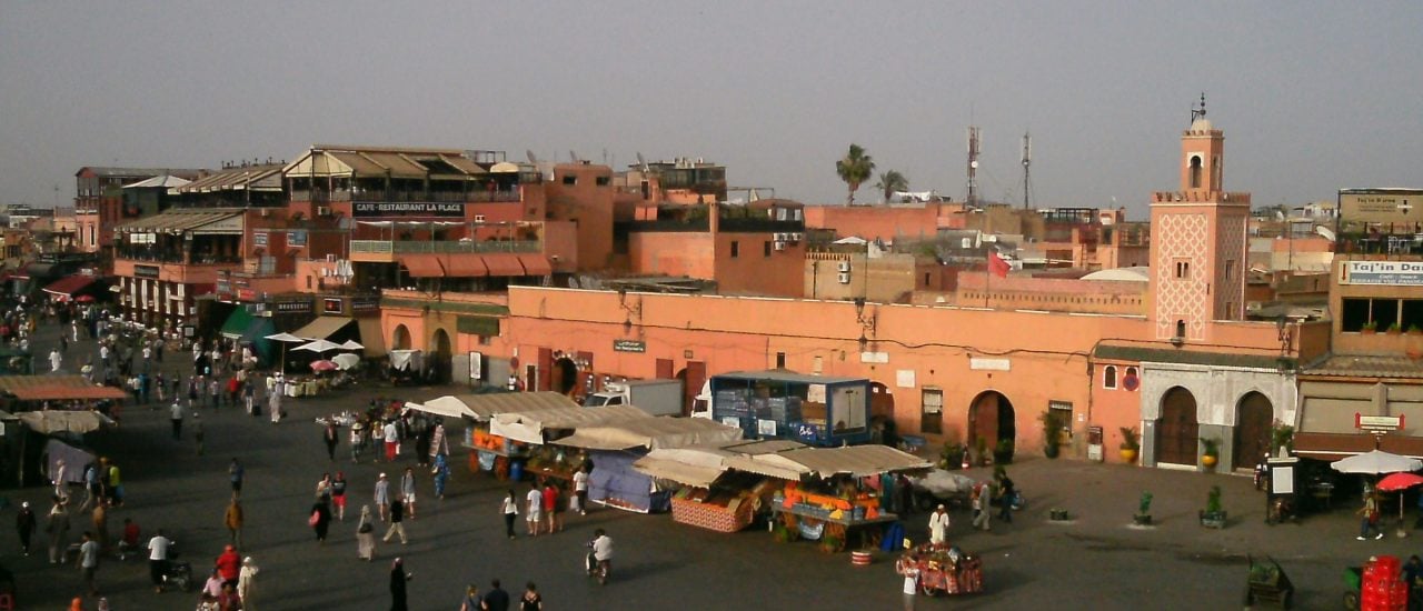 Der zentrale Marktplatz Djemaa el Fna in Marrakesch. Hier findet der Weltklimagipfel statt. Foto: | Insa van den Berg