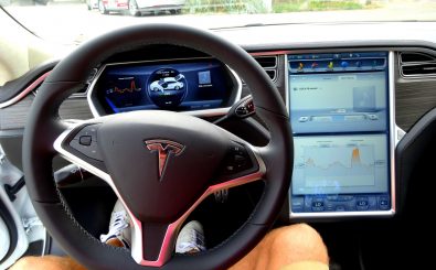 Tesla will das autonome Fahren besonders schnell voranbringen. Aber wie stehen die Autofahrer zu dieser Technologie? Foto: Proefrit testdrive Tesla Model S CC BY-SA 2.0 | David van der Mark / flickr.com