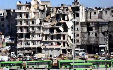 In Aleppo wurden Busse zur Evakuierung der Bevölkerung eingesetzt. Foto: George Ourfalian | AFP