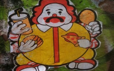 Da kann einem das Lachen schon vergehen. McDonald’s hat alle Hände voll zu tun, um mit den kleinen Konkurrenten mitzuhalten. Foto: Unhappy Fast Food Clown CC BY-SA 2.0 | leesean / flickr.com